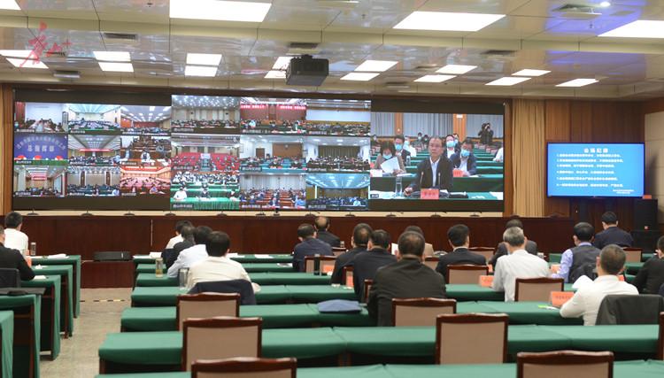 咬緊牙關 堅定信心 集中攻堅 全力以赴盡早實現社會面清零目標.jpg 咬緊牙關 堅定信心 集中攻堅 全力以赴盡早實現社會面清零目標.jpg